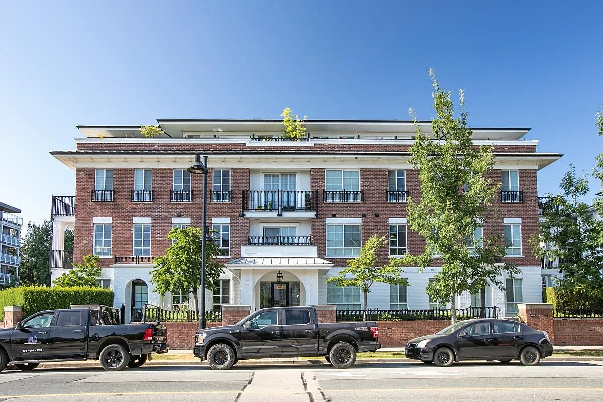 545 Foster Avenue
